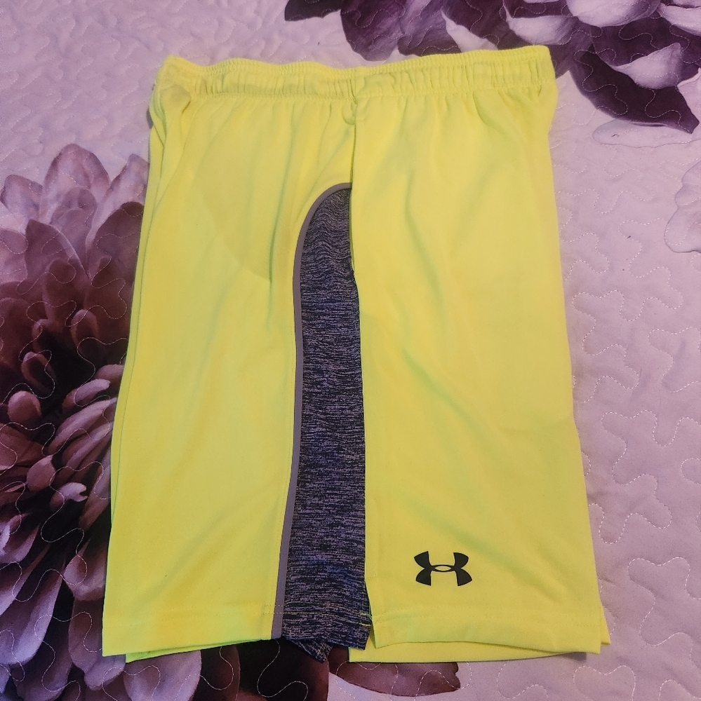 Nwot Under Armour Loose Stretch Training Shorts Bundle Size Large